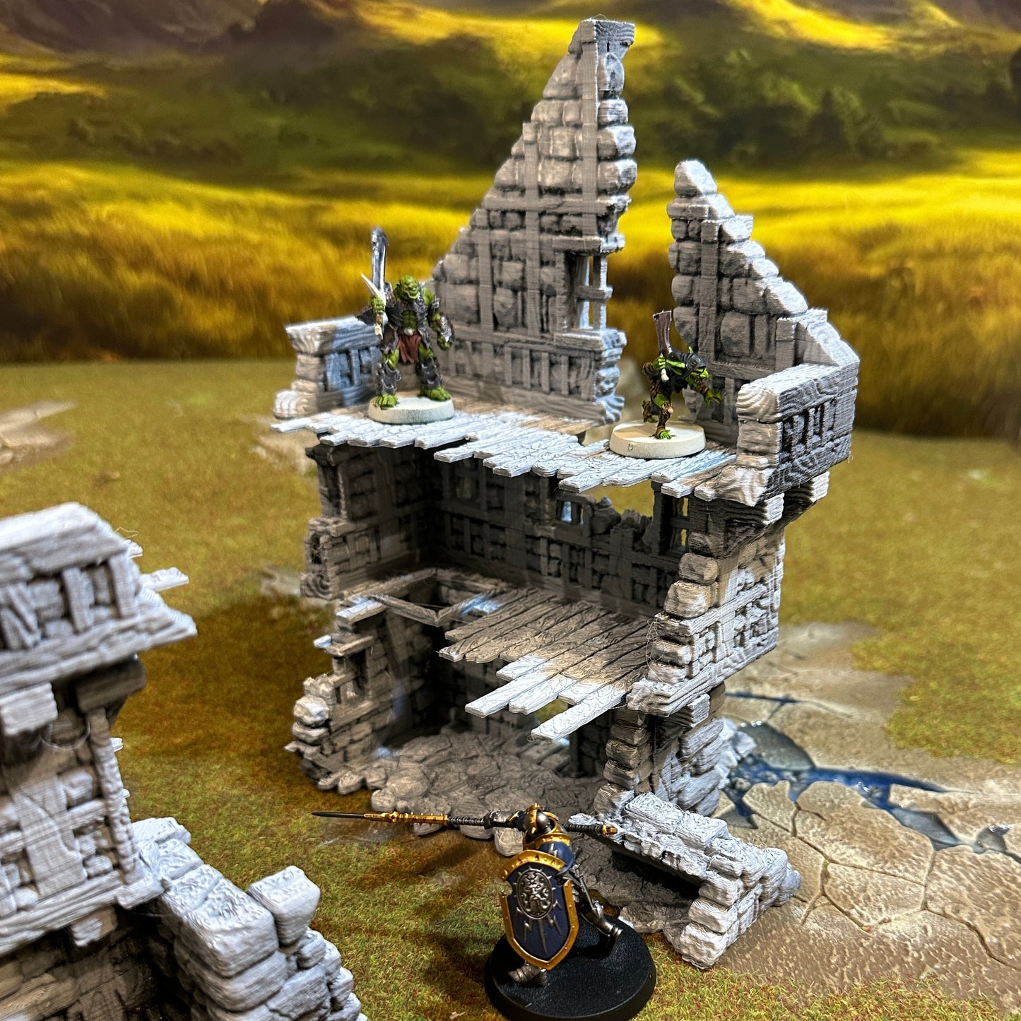 Ruined large fantasy house 28mm scale