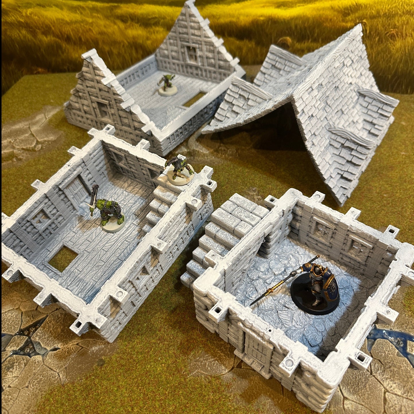 Large two-story Fantasy house 28mm scale